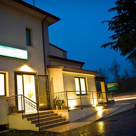 Hotel Main Street Cerasolo Exterior foto