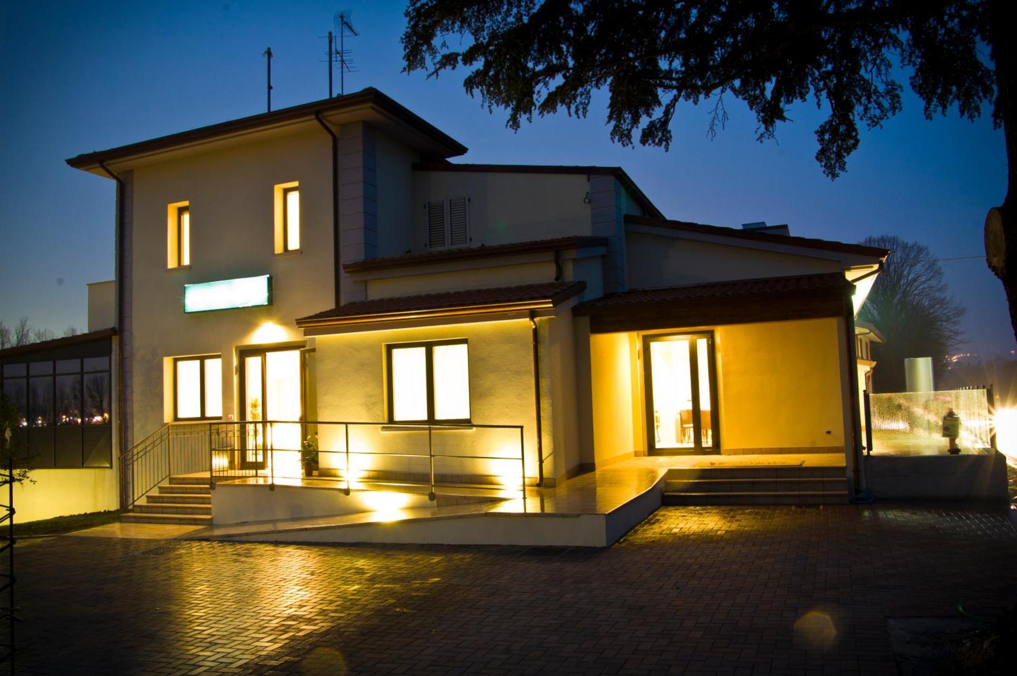 Hotel Main Street Cerasolo Exterior foto